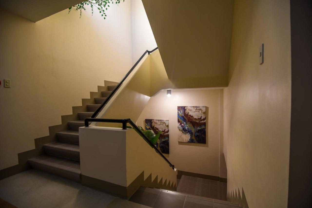 Ett Hometel Kalibo Ngoại thất bức ảnh