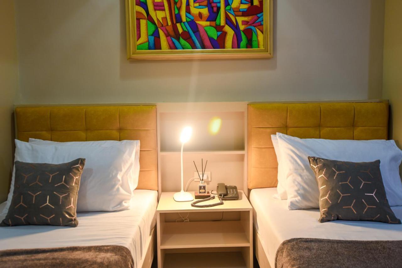 Ett Hometel Kalibo Ngoại thất bức ảnh