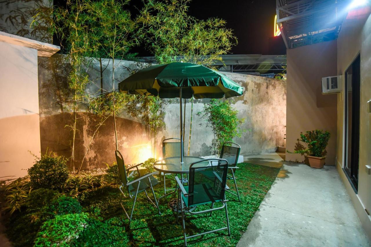 Ett Hometel Kalibo Ngoại thất bức ảnh