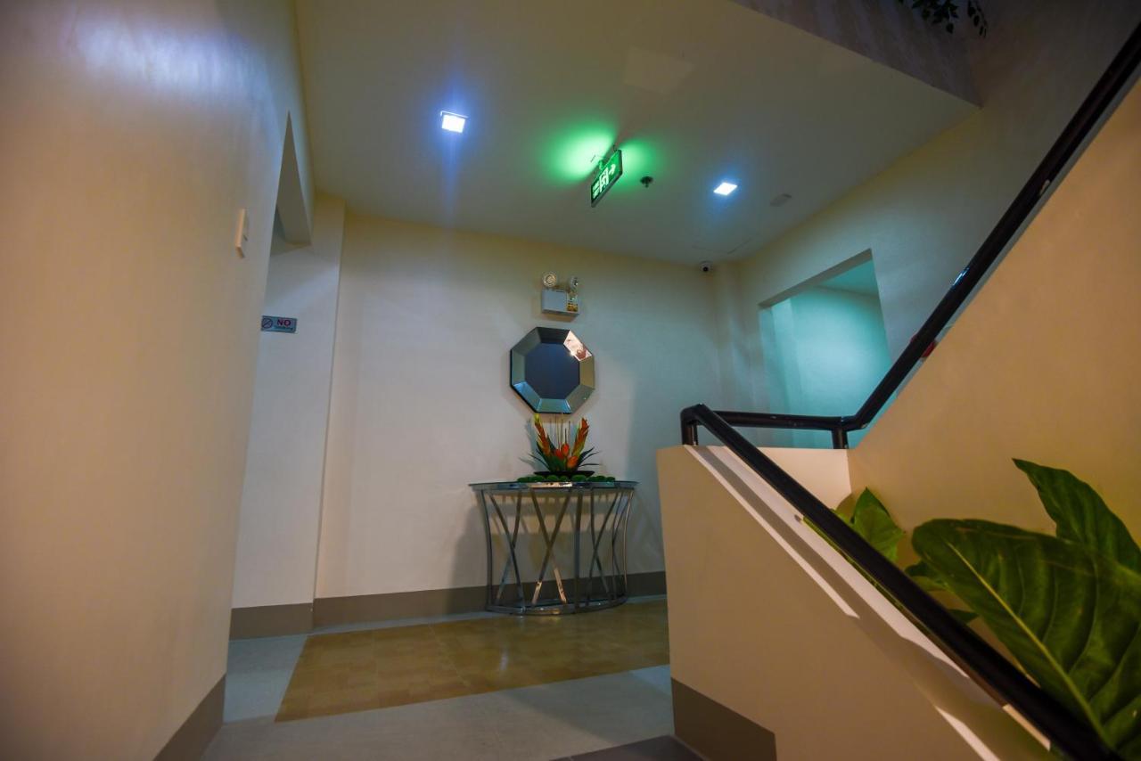 Ett Hometel Kalibo Ngoại thất bức ảnh