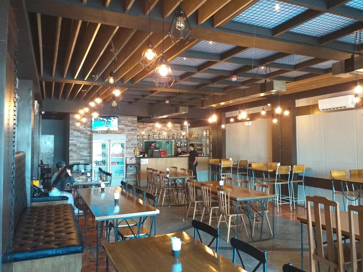 Ett Hometel Kalibo Ngoại thất bức ảnh