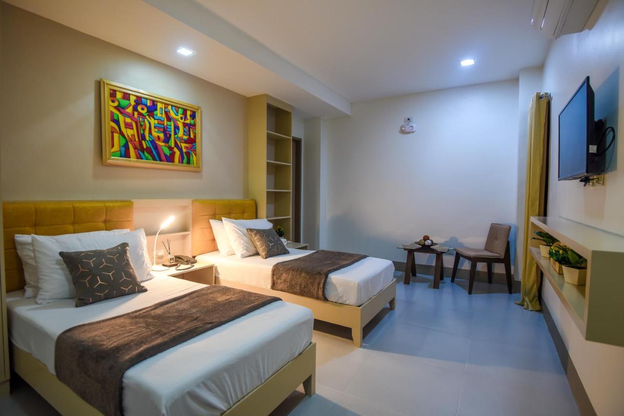 Ett Hometel Kalibo Ngoại thất bức ảnh