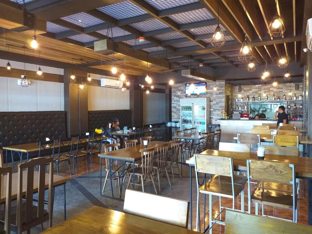 Ett Hometel Kalibo Ngoại thất bức ảnh